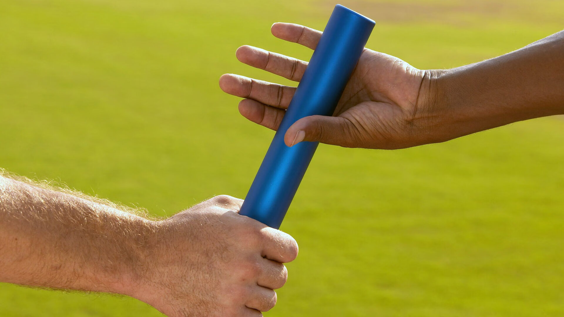 开云体育登录-双城记，新势力鏖战旧贵族，与一场孤独的复苏