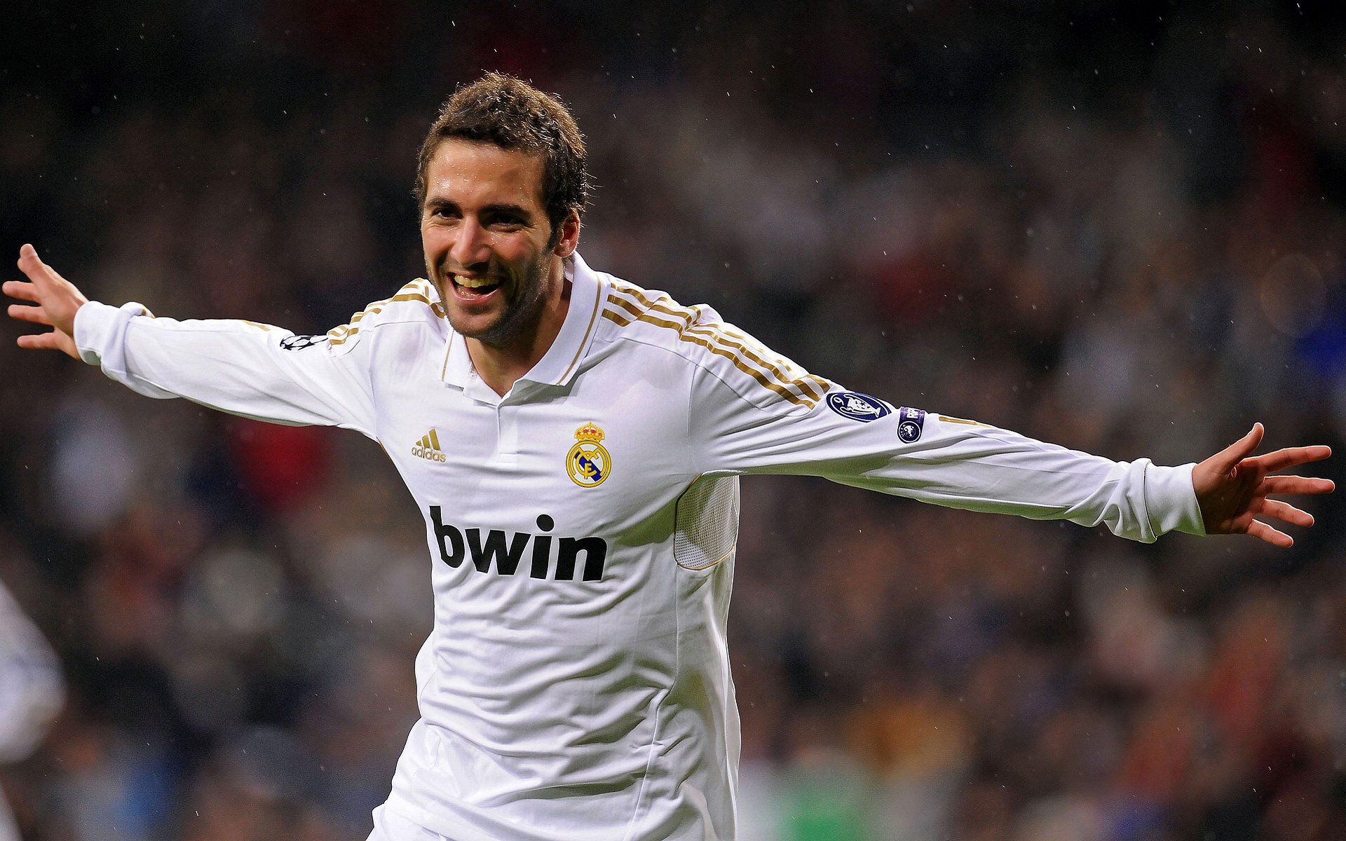 开云体育登录-双城记，新势力鏖战旧贵族，与一场孤独的复苏